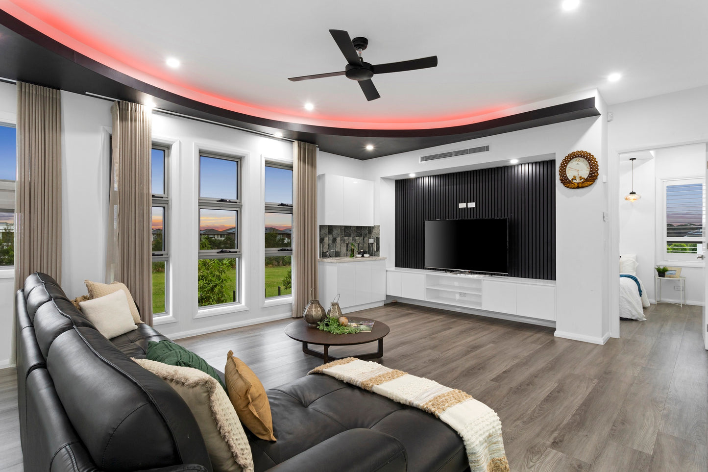 SCHOFIELDS WITH POOL